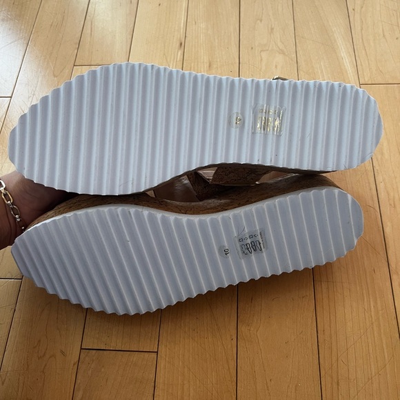 Never worn cork platforms - Picture 3 of 3
